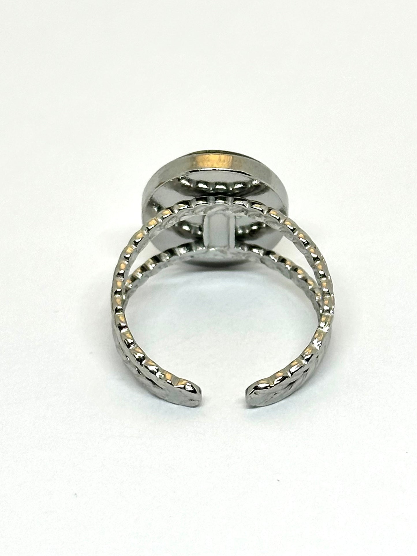 Pensé oval ring – lila bakgrund