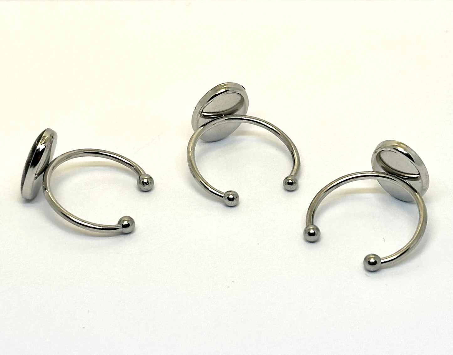 Jordgubbsblomring - svart bakgrund