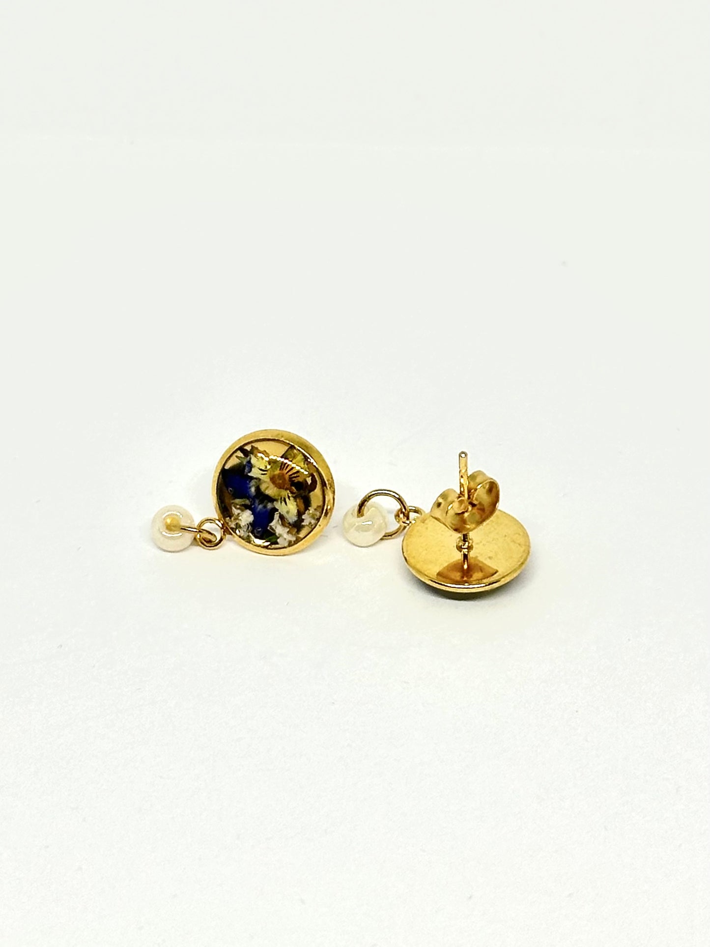 Penséknappörhängen