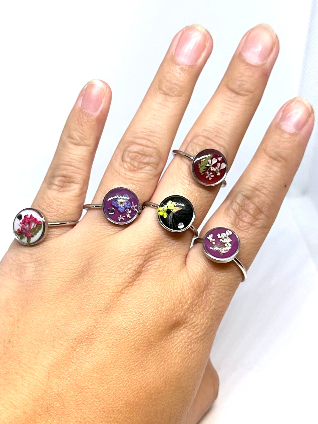 Körvel ring - lila bakgrund