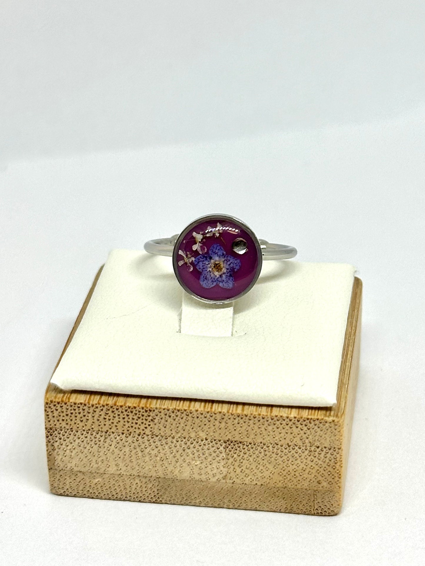 Forgetmenot-ring - lila bakgrund