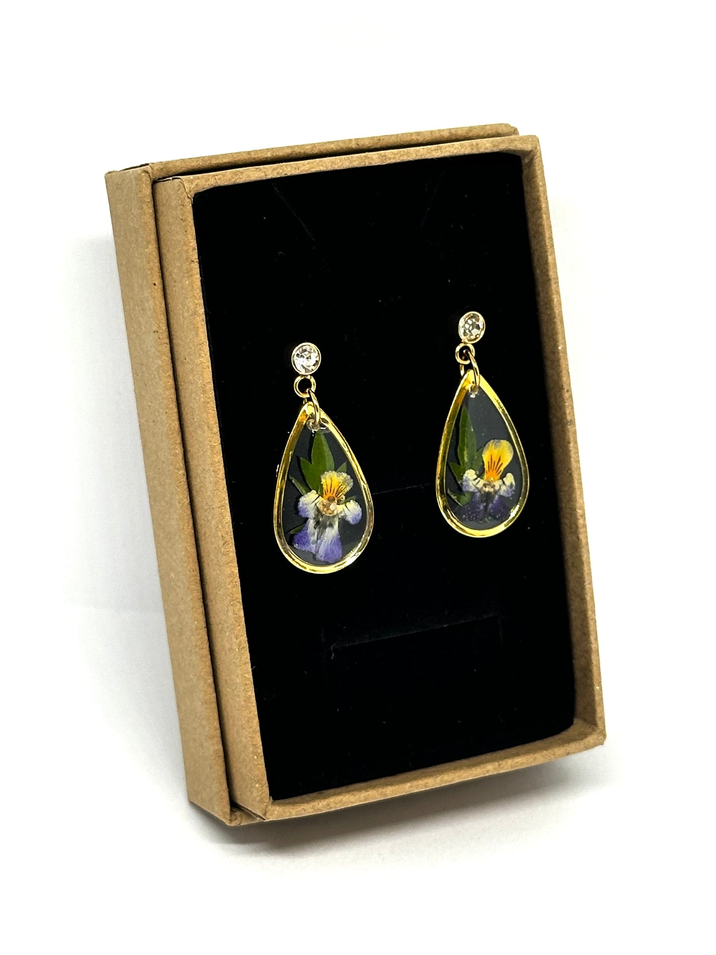 Mini violetta droppformade örhängen