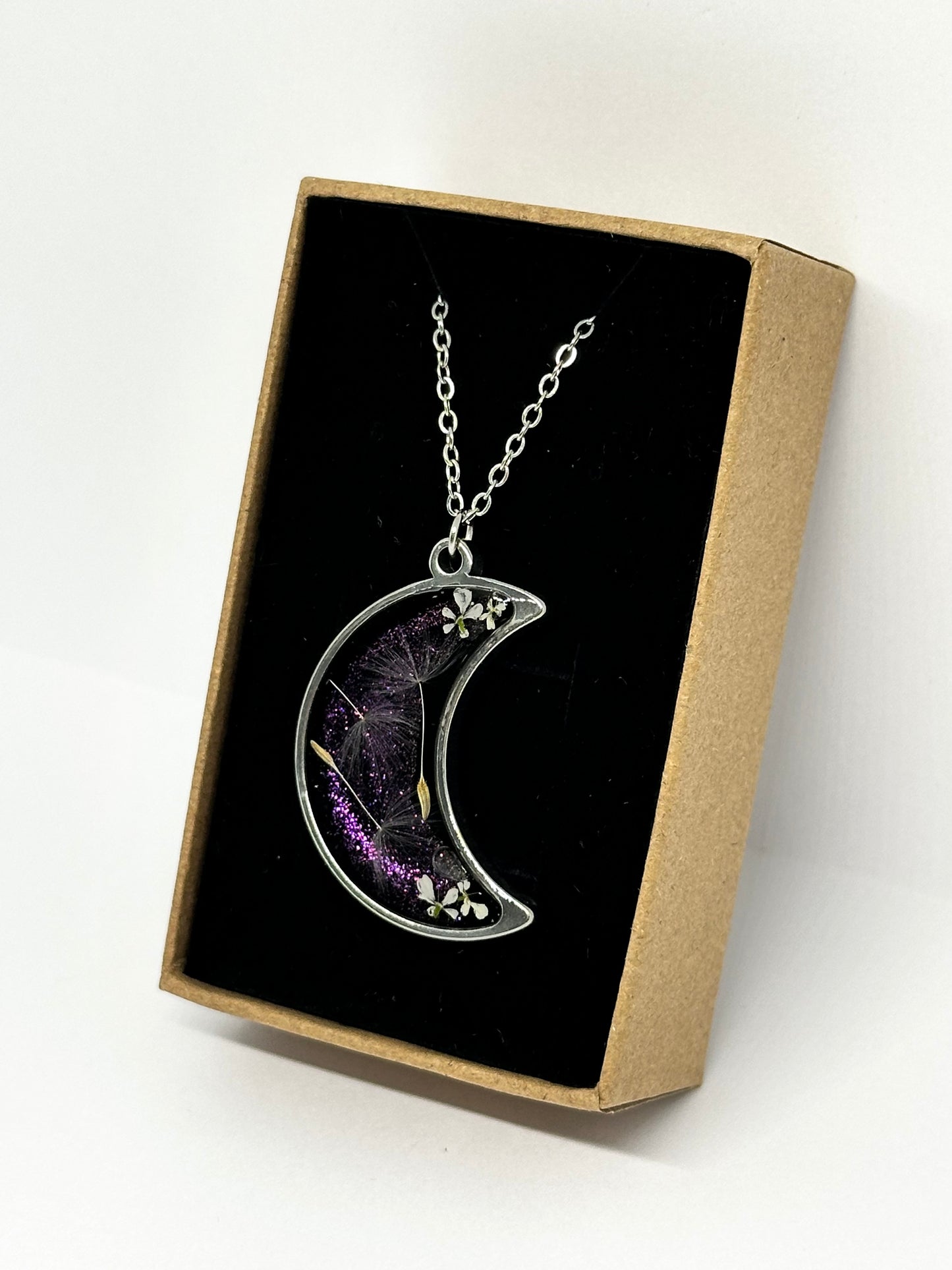 Maskrosmånehalsband 