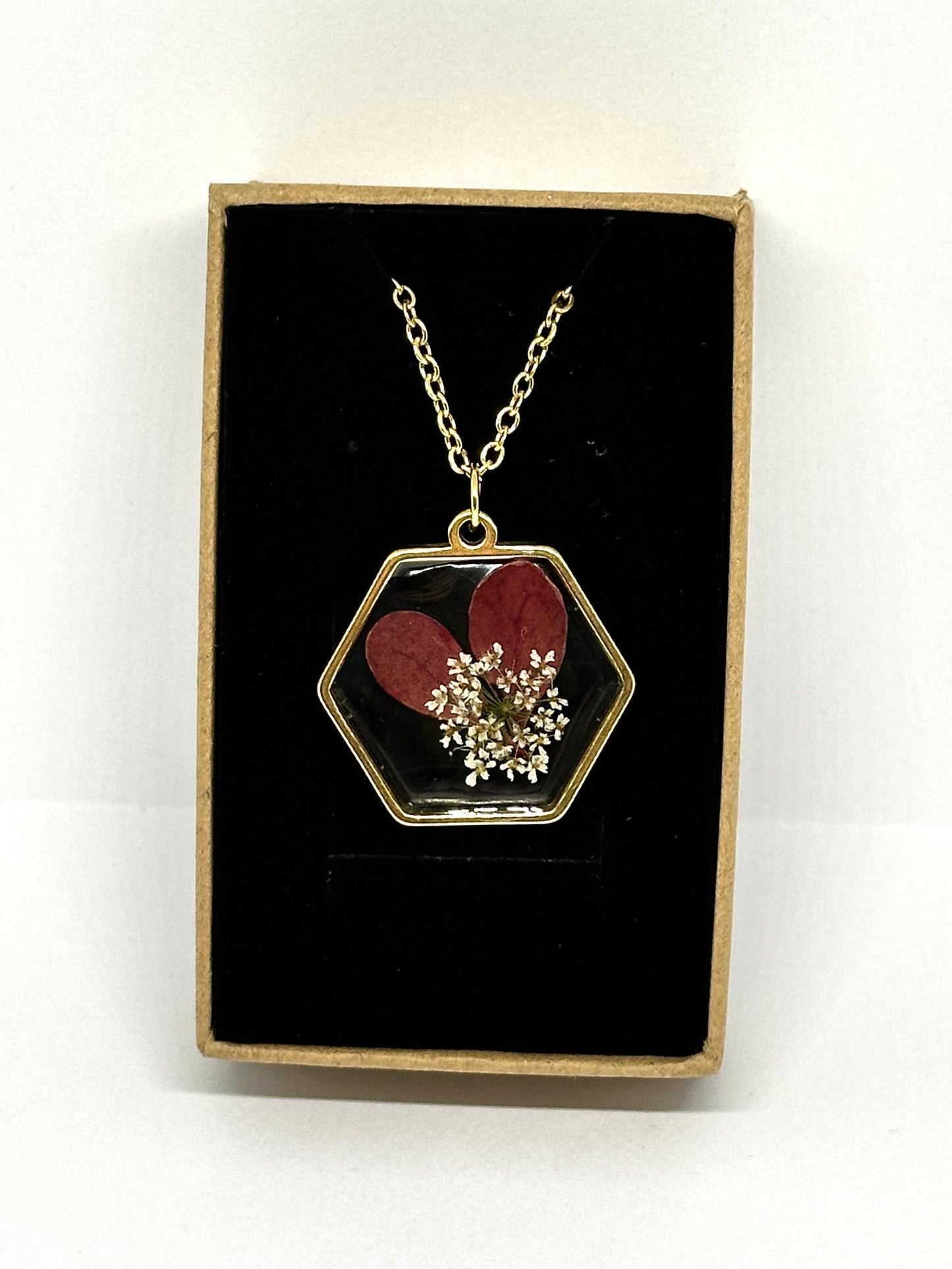 Halsband med höstlöv 