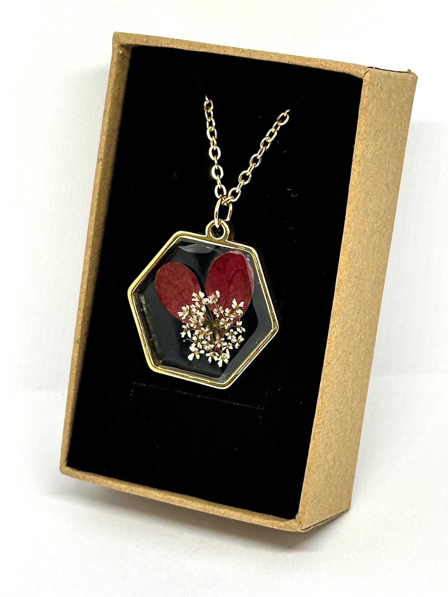 Halsband med höstlöv 