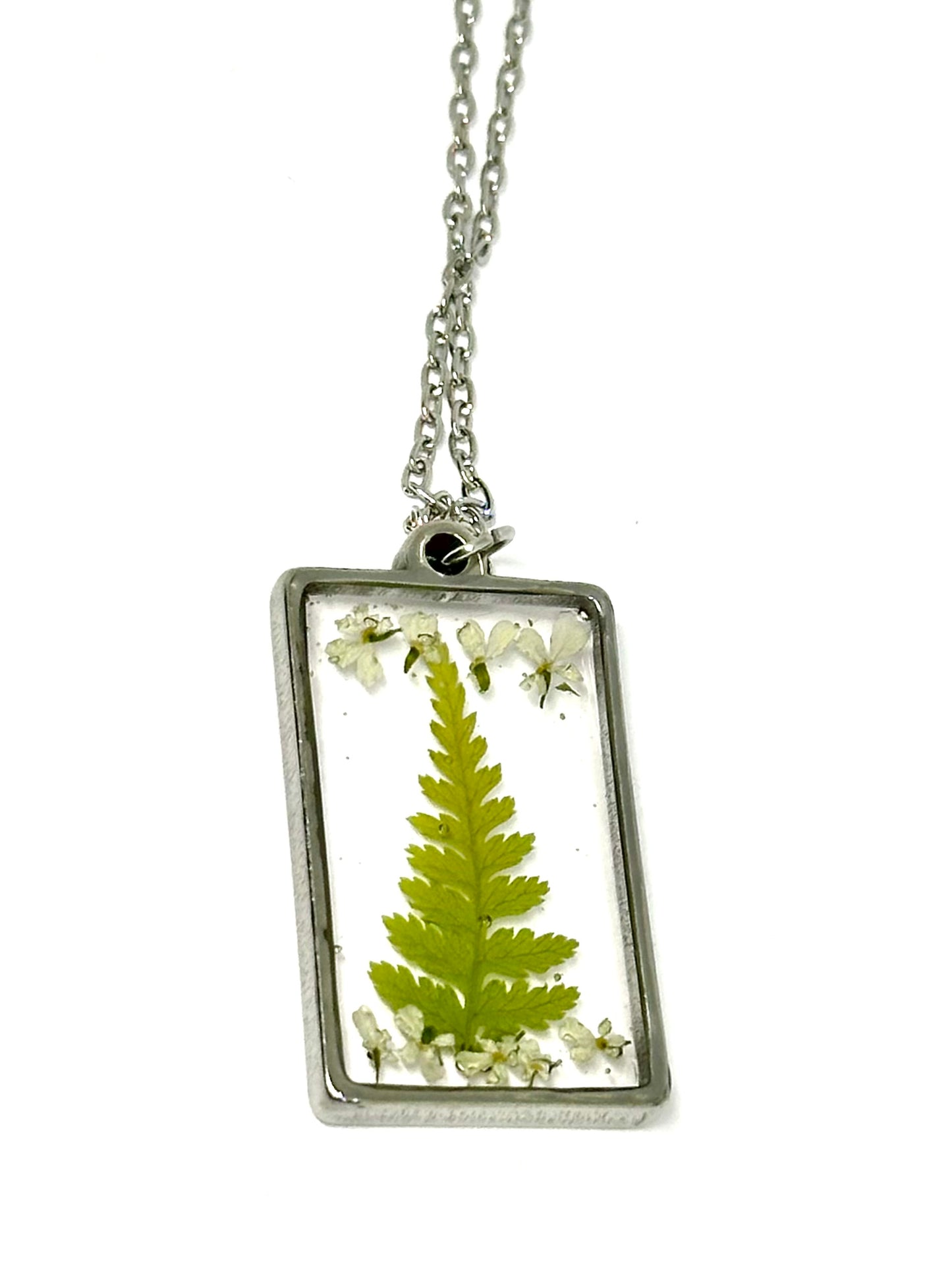 Rektangulärt ormbunkehalsband 