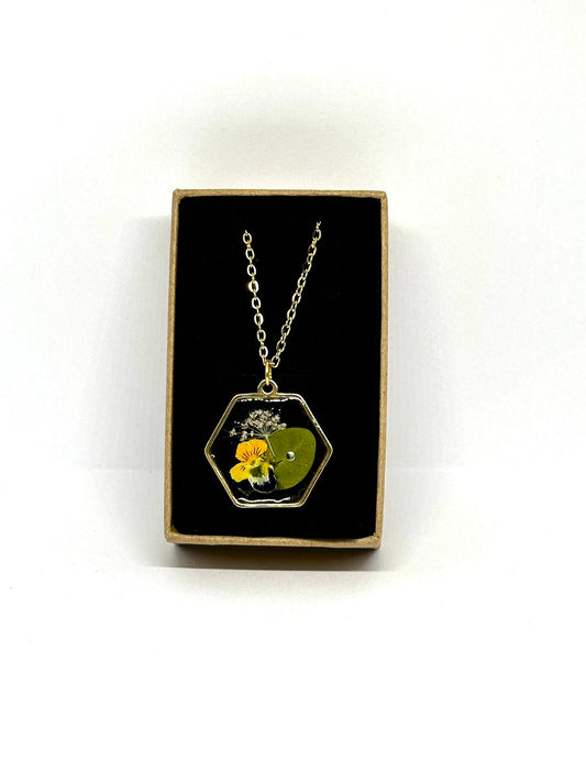 Pensé Hexagon Halsband 