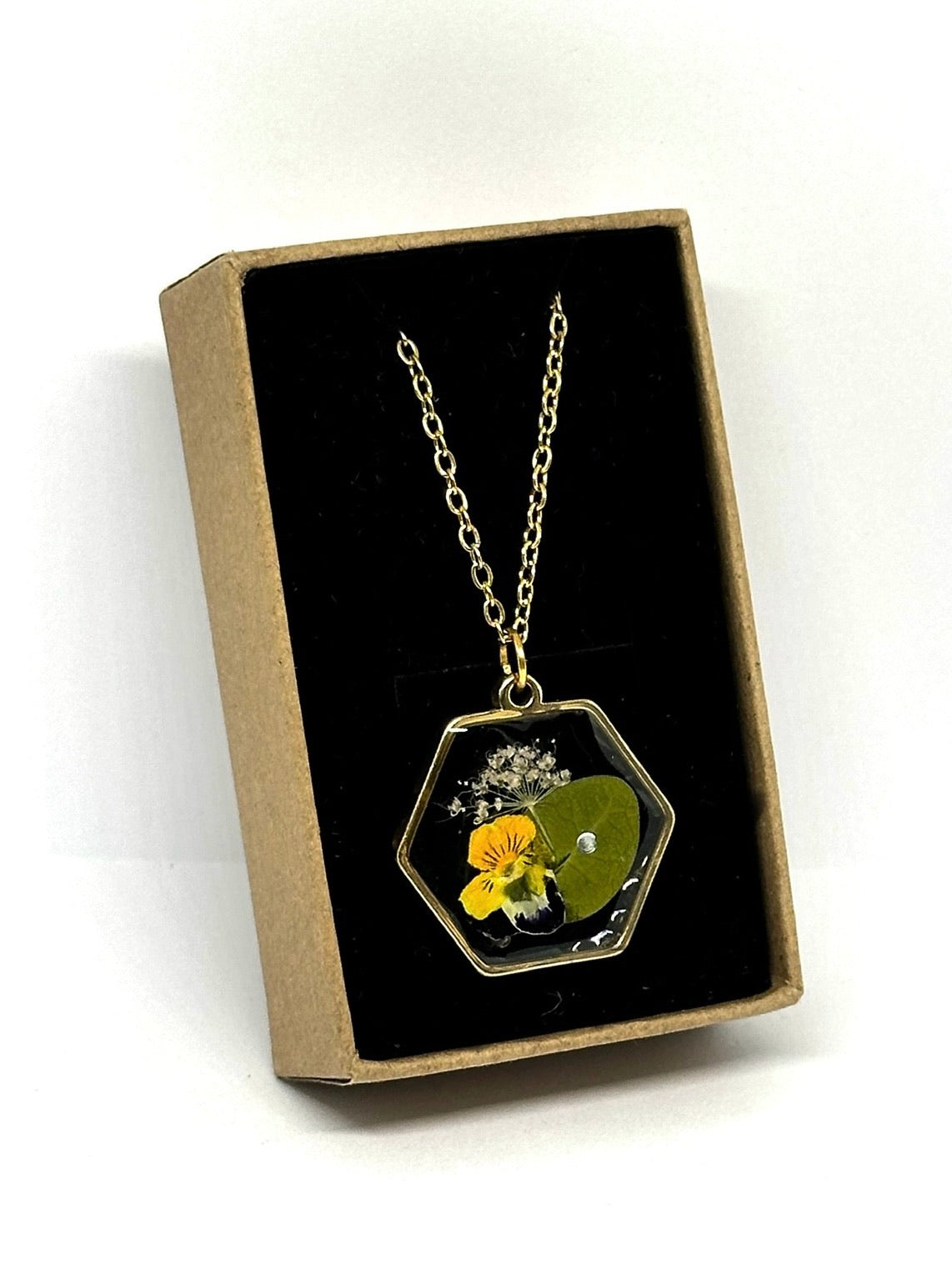 Pensé Hexagon Halsband 