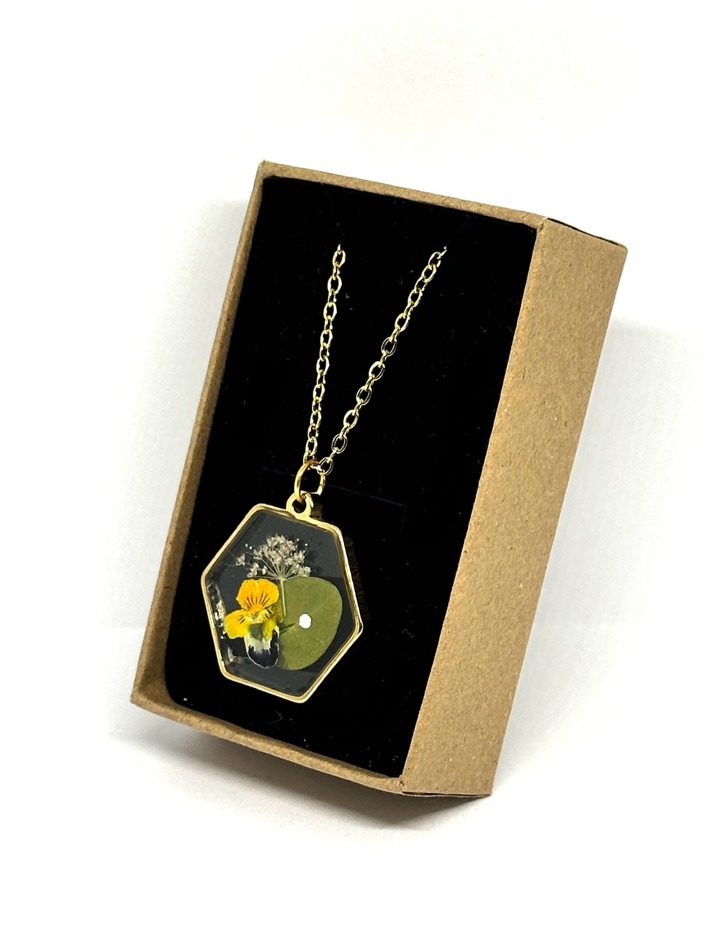 Pensé Hexagon Halsband 