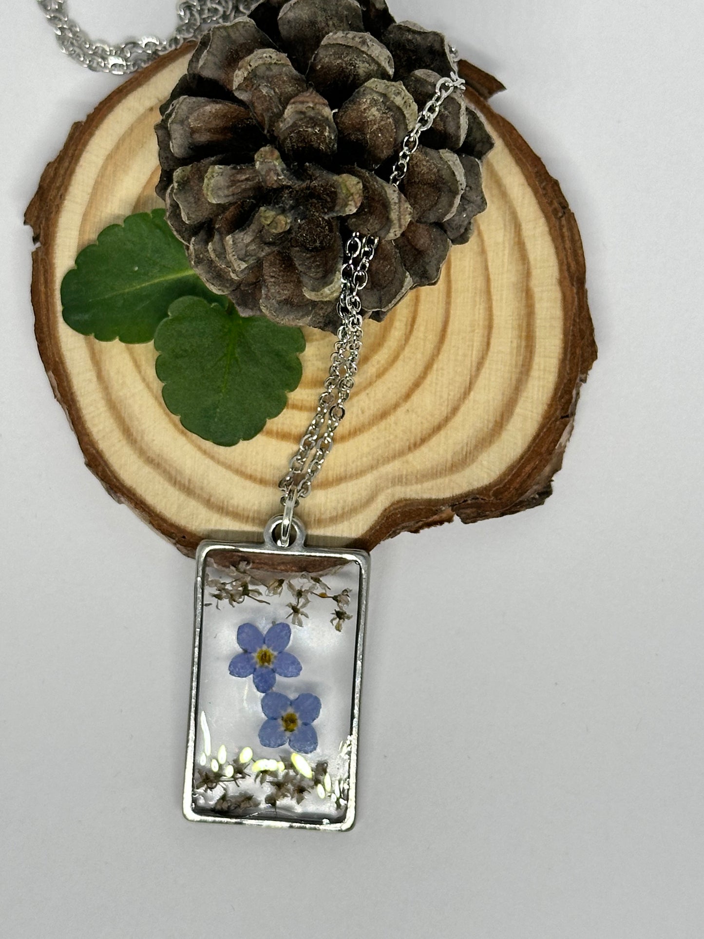 Collar Ventana Floral (Björn loka-Forgetmenot)