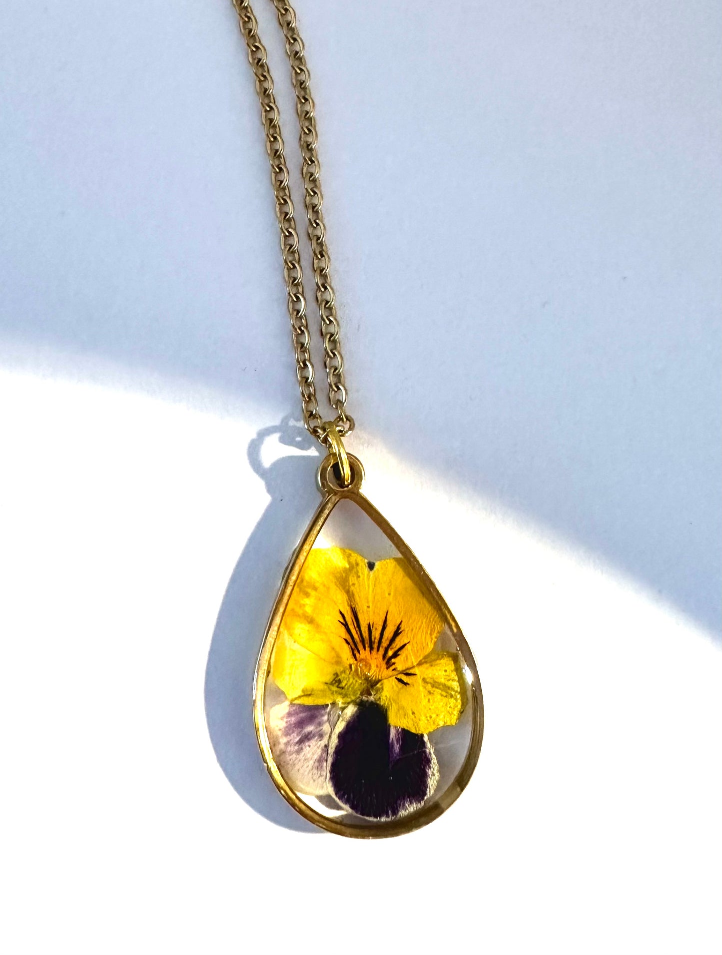 Collar Lágrima Violeta Salvaje