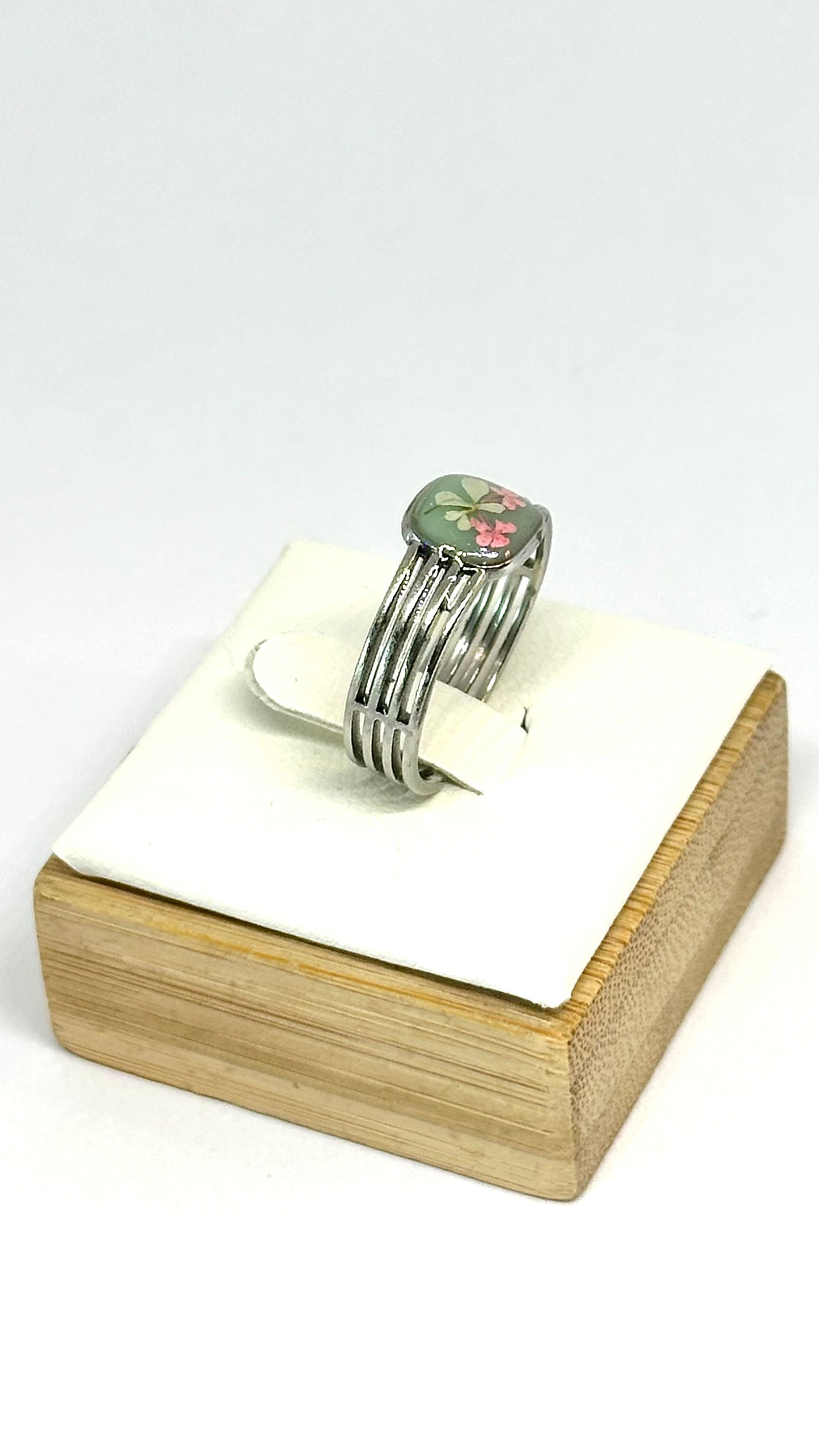Queen Anne lace ring - Emerald