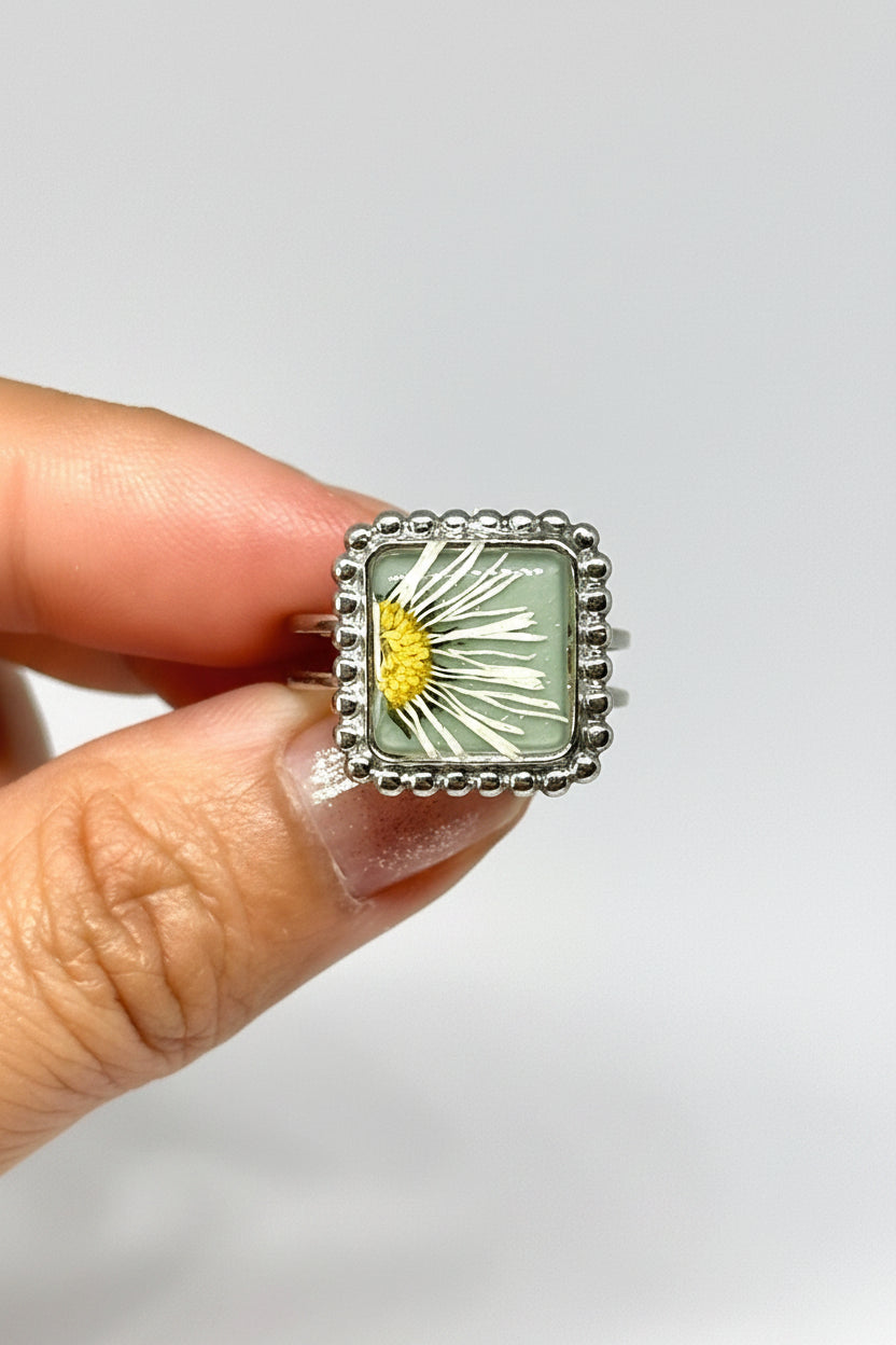 Tusensköna ring – smaragd