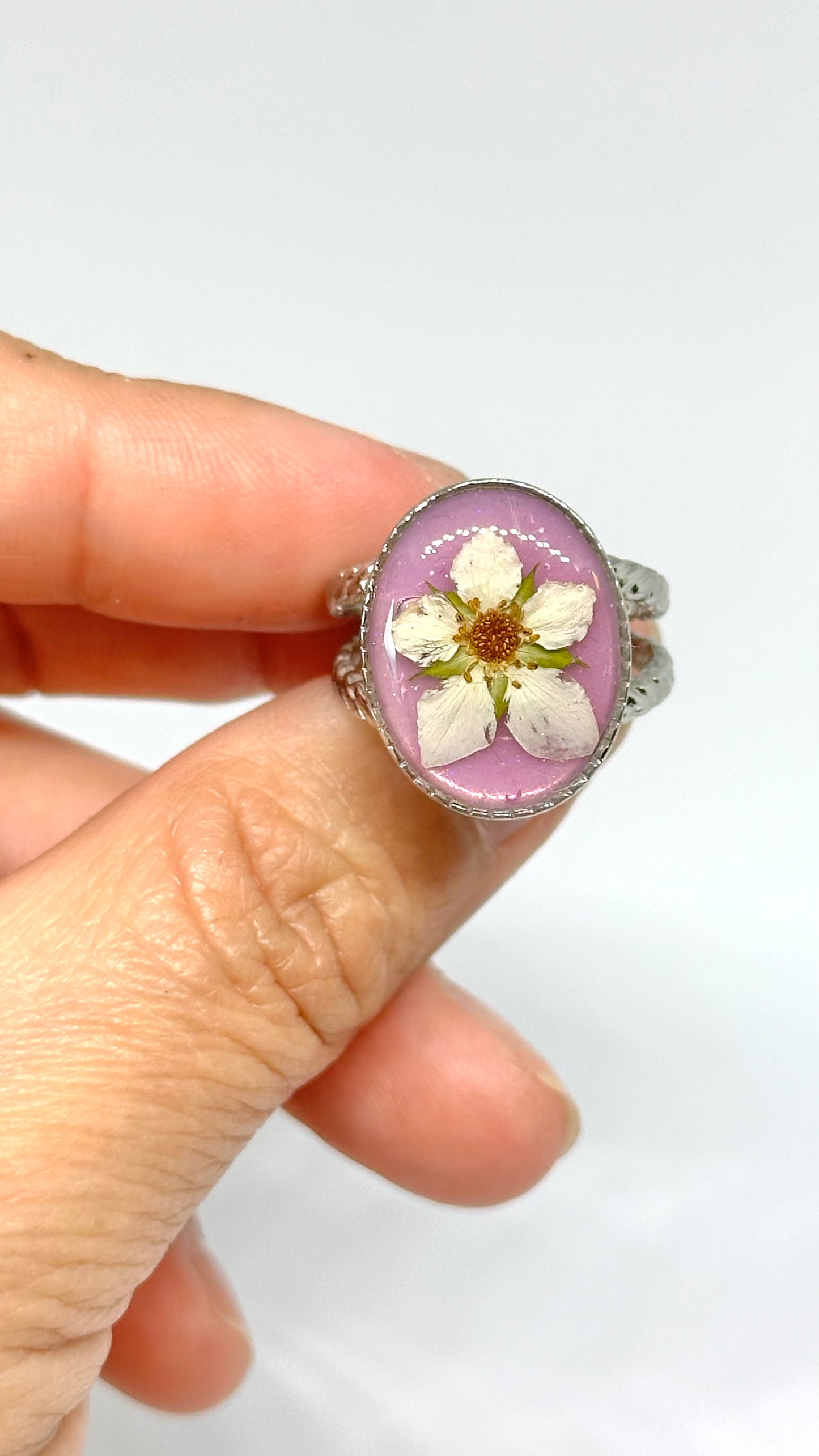Ring Aleida - vild jordgubbsblomma