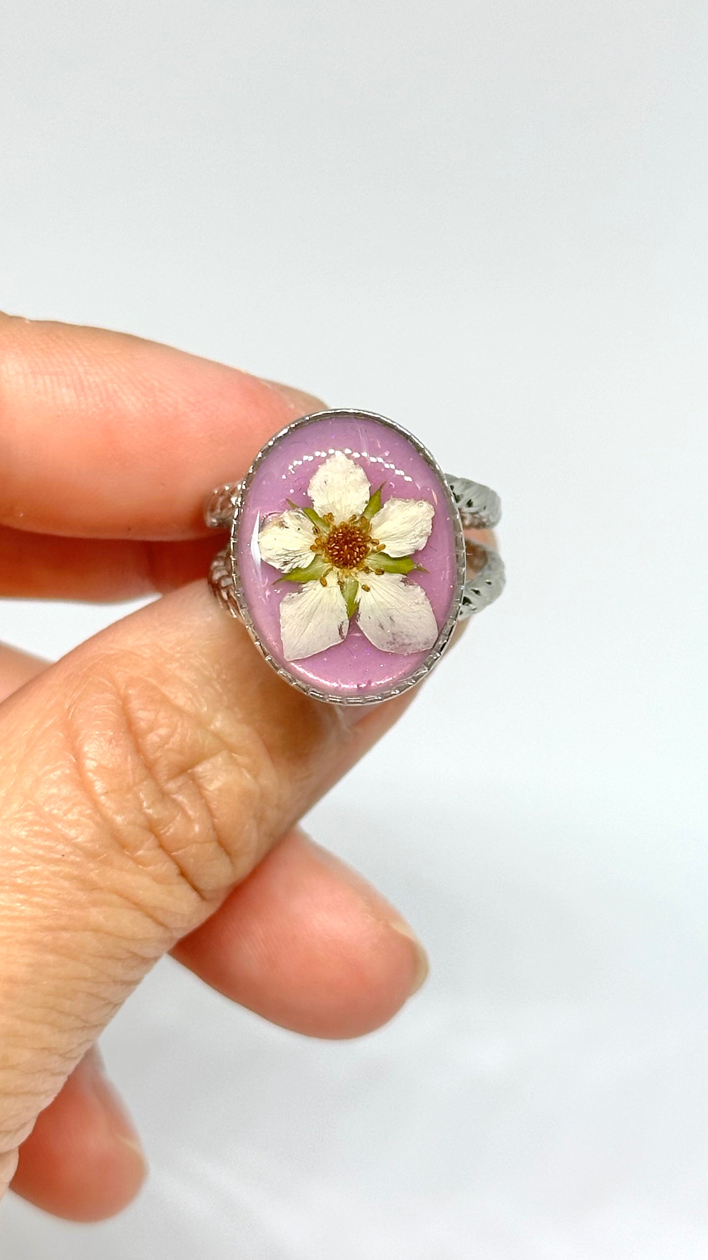 Ring Aleida - vild jordgubbsblomma