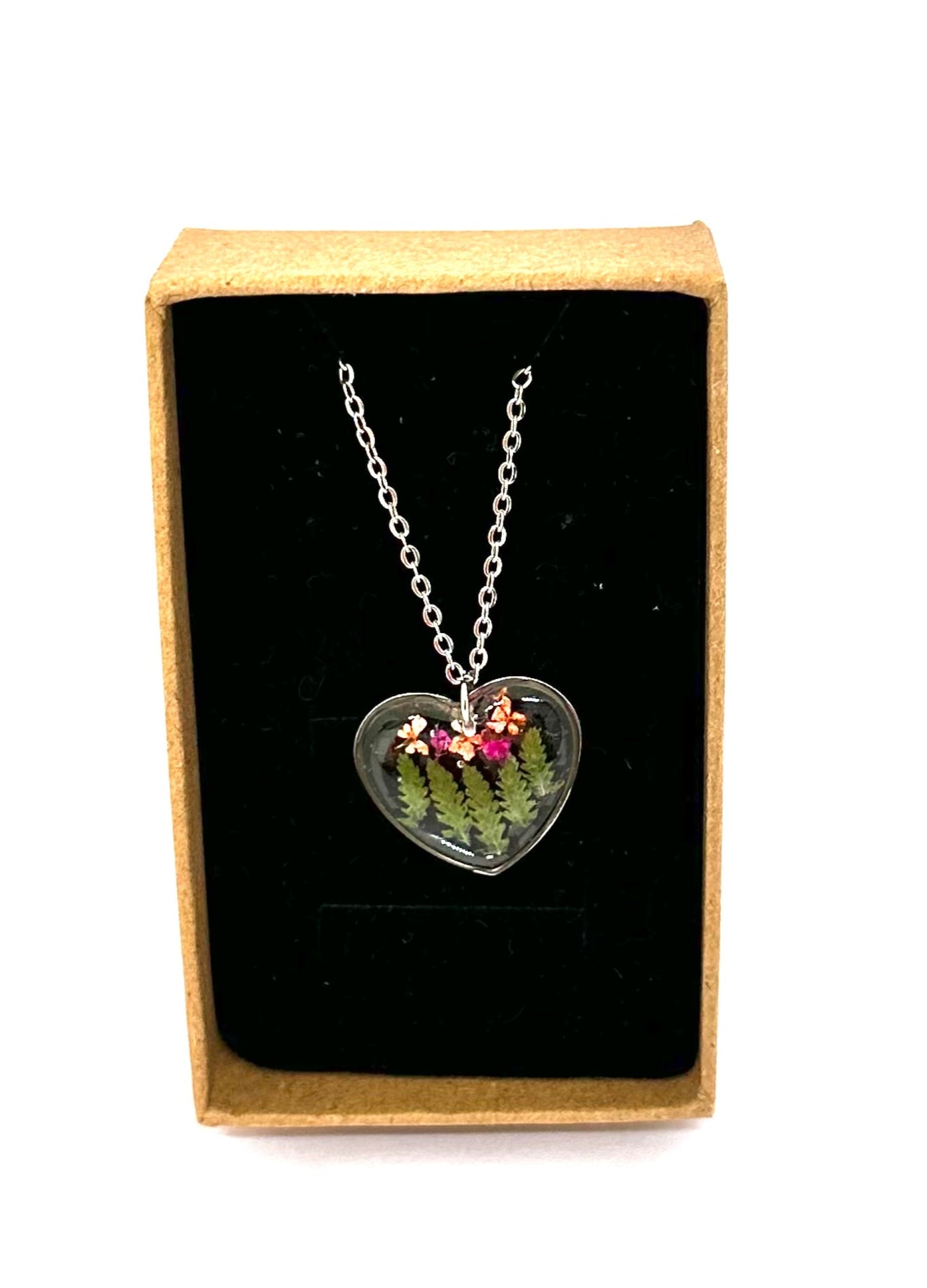 Collar Corazón Helecho y Flores Silvestres