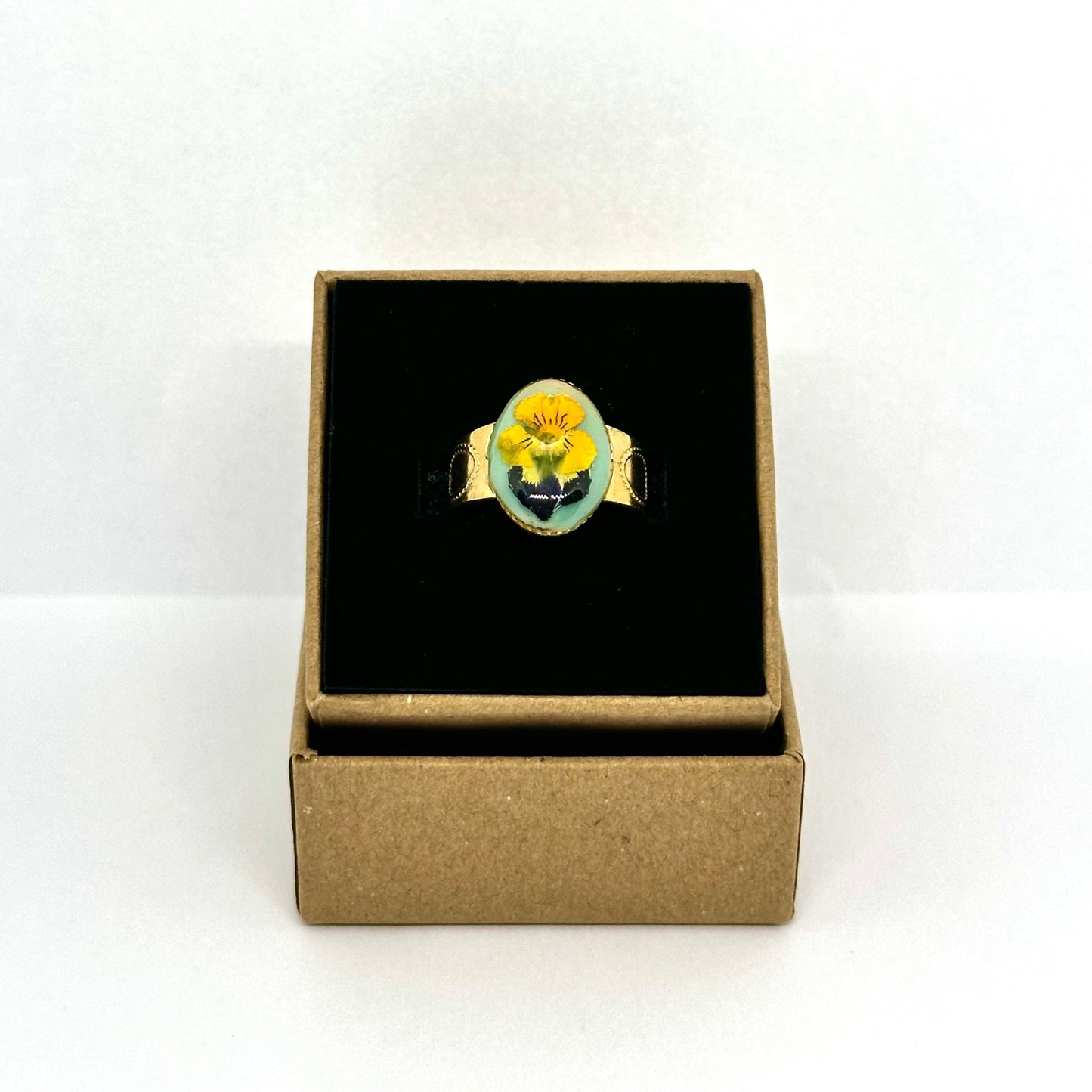 Anillo Dorado Violeta Salvaje