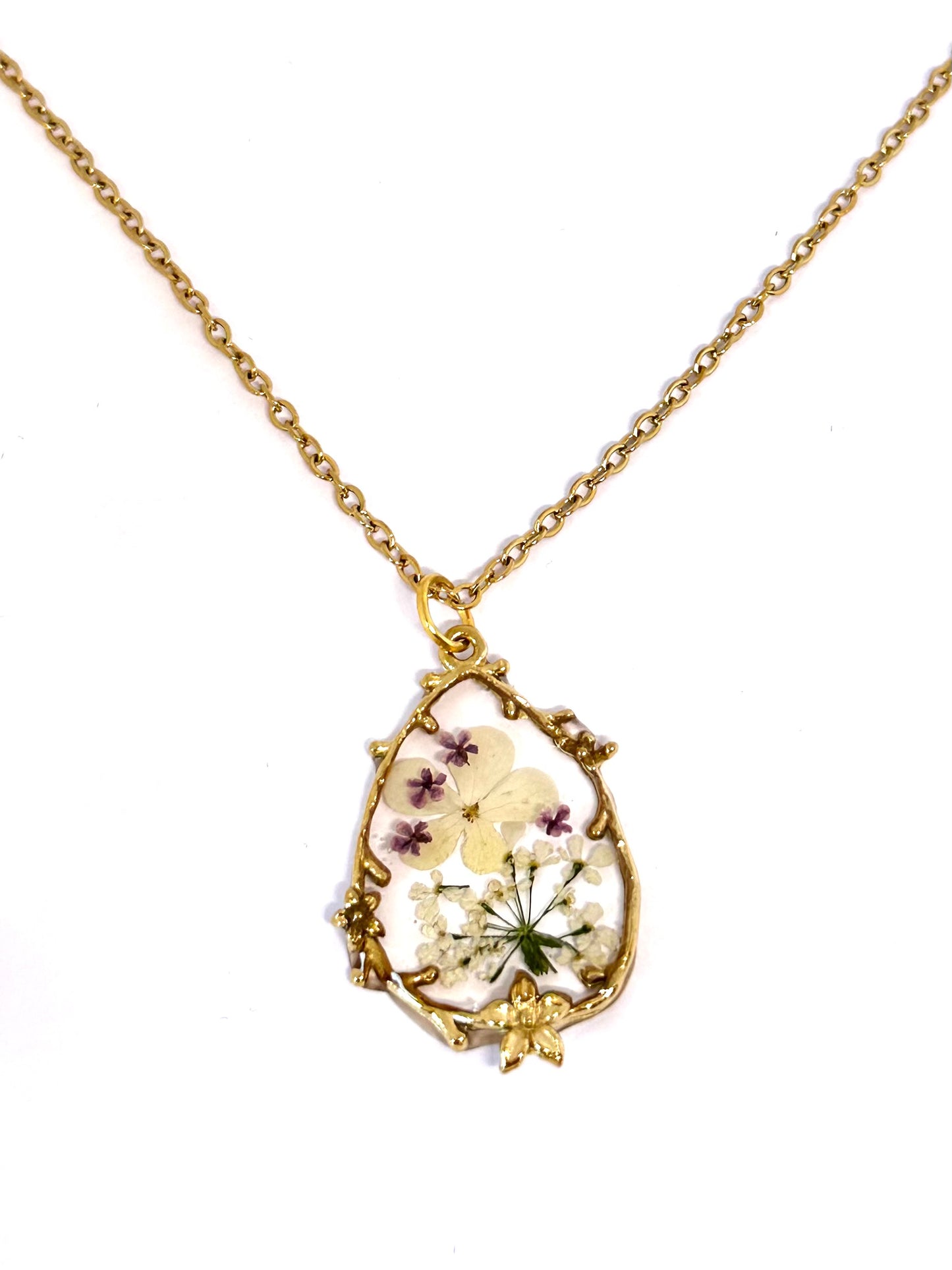 Collar Jardín  Flor blanca silvestre